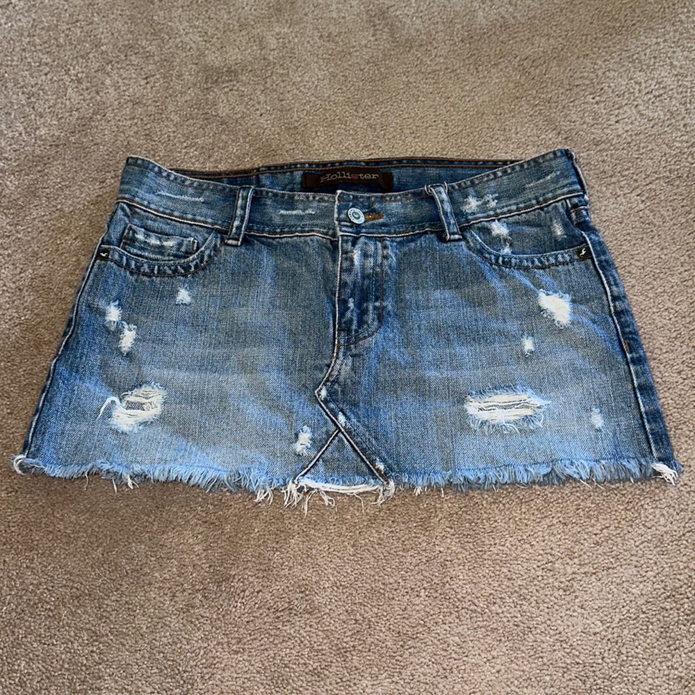Hollister vintage Y2K low waist jean skirt size 1